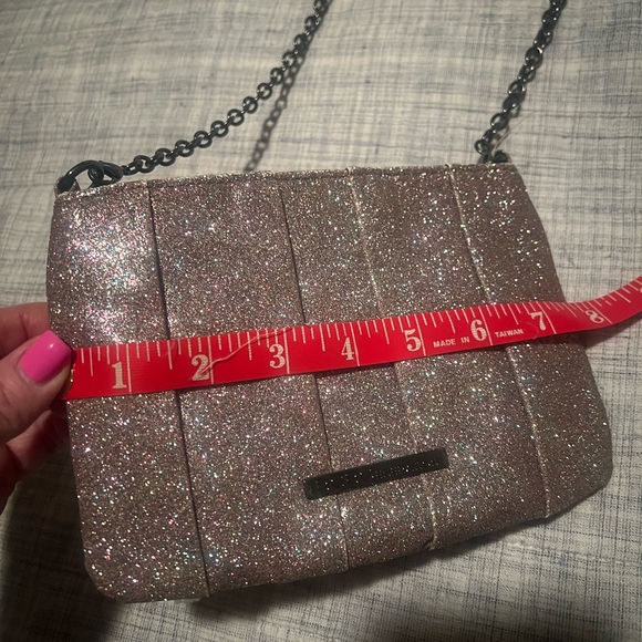 BCBGeneration Pink rose gold sparkle glitter shoulder purse with chain NWOT - Picture 5 of 11